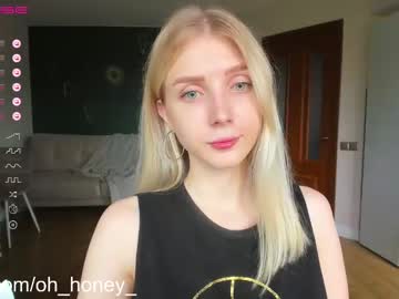 girl
        oh_honey_ cam image #1999481