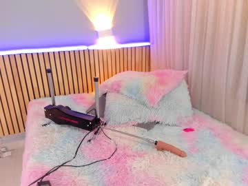 girl
        little_effy18 cam image #3906955