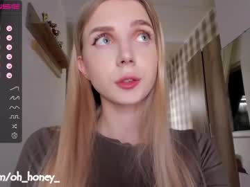 girl
        oh_honey_ cam image #529061