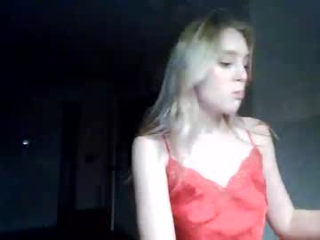 girl
        bellaryderr cam image #539649