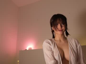 girl
        reei__ cam image #2270406