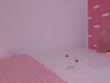 girl
        nicolle_mitchelle cam image #4911025