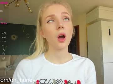 girl
        oh_honey_ cam image #1982773