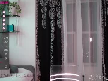 girl
        fiery_redhead cam image #1076761