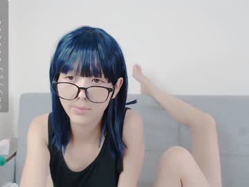 girl
        little_yena cam image #2240742