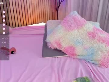 girl
        little_effy18 cam image #3717668