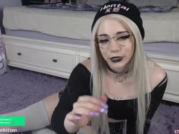 girl
        crimsonkitten cam image #4468208