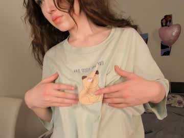 girl
        keeleycoppens cam image #3701830