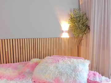 girl
        little_effy18 cam image #3531800
