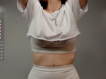 girl
        margarethowell cam image #2645591