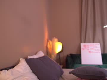 girl
        tessarosse_ cam image #4463701