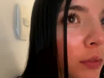 girl
        pavlovacoluccii_ cam image #4023120