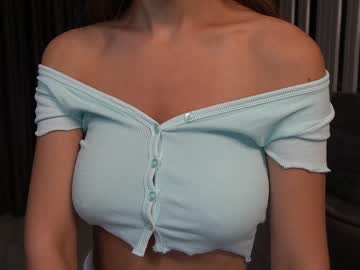 girl
        kathariine cam image #2275385