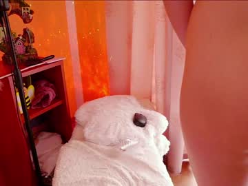 girl
        clementine__ cam image #1122458
