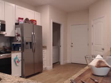 girl
        holihurricane cam image #3168242