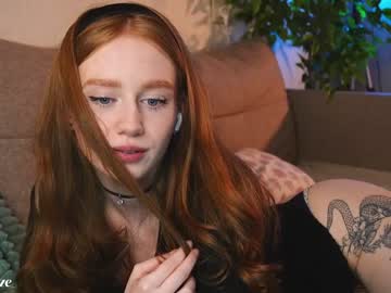 girl
        lizzy_blaze cam image #4216210