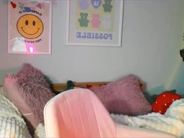 girl
        thisisamelia cam image #3235574