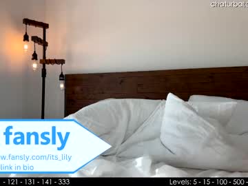 girl
        its_lily cam image #442531