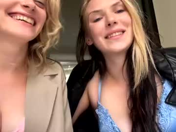 couple Sex Webcams With Notorious Girls with lookatus711