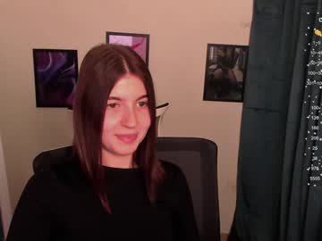 girl
        stacy_cy cam image #5167828