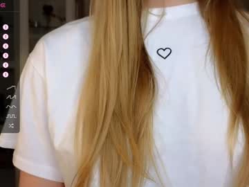 girl
        cute_fox_girl cam image #6446542