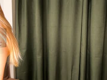 girl
        edwinacornett cam image #4057218
