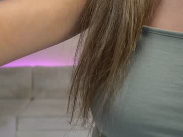 girl
        kathariine cam image #3538762