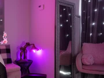 girl
        mysticxkitty cam image #4566348