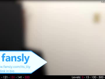 girl
        its_lily cam image #802564