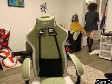 girl
        gomoreup cam image #6407865
