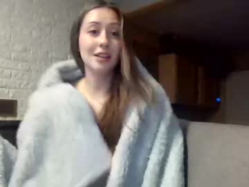 girl
        beeps107 cam image #6437572
