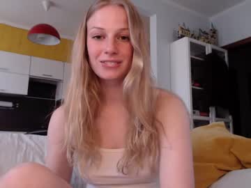girl
        magic_couple13 cam image #1476096