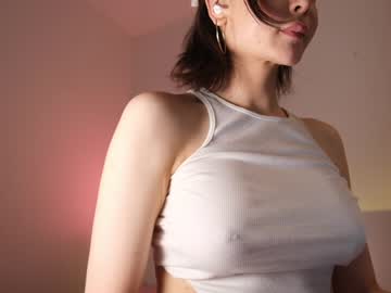 girl
        reei__ cam image #2230040