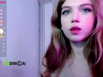 girl
        small_blondee cam image #445656