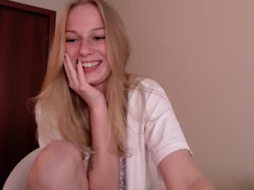 girl
        magic_couple13 cam image #2330624