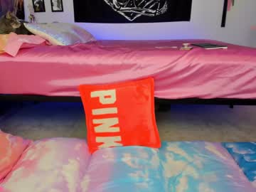girl
        daphnemadison cam image #2382138