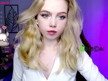 girl
        small_blondee cam image #782575