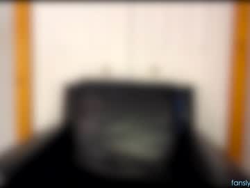 girl
        its_lily cam image #2196483