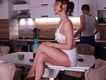 couple
        xwithy cam image #4206340