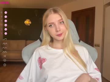 girl
        oh_honey_ cam image #1873686