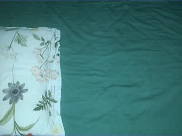girl
        loonyko cam image #1532853