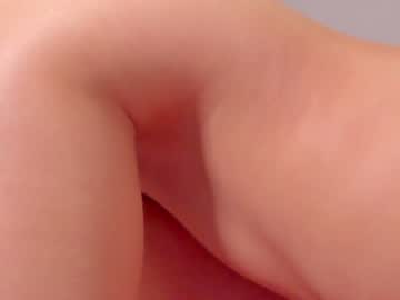 girl
        little_effy18 cam image #3949765
