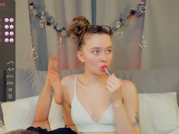 girl
        _hollydolly_ cam image #3113667