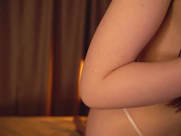 girl
        bellacle cam image #3802169