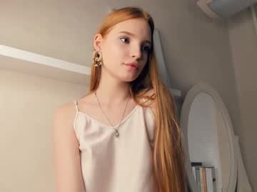girl
        your_cute_devil cam image #6727401