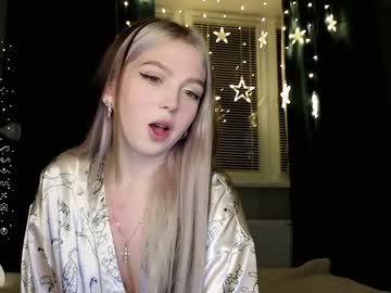 girl
        small_blondee cam image #2842773