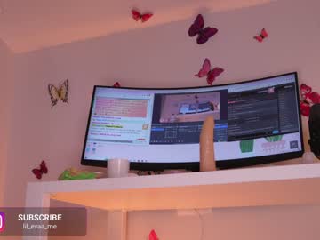 girl
        lil_eva cam image #1986437