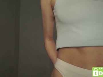girl
        tessarosse_ cam image #1661722