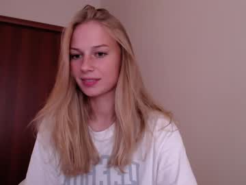 girl
        magic_couple13 cam image #2337703