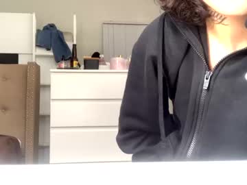 girl
        dreamgir1 cam image #2746267